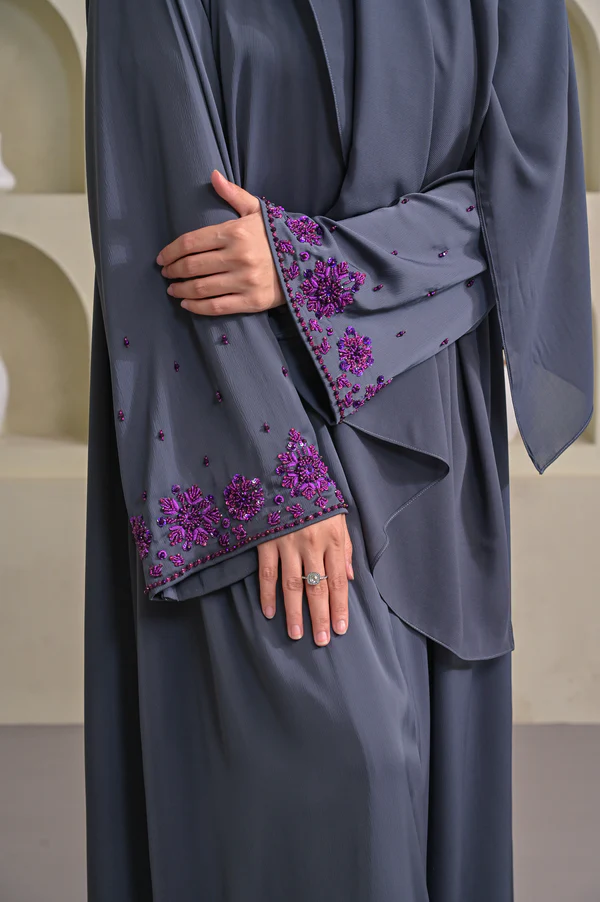 Chic Black & White Leaf Print Abaya